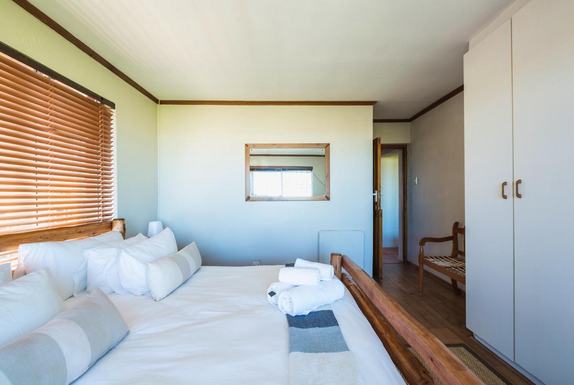 14 Penguin Place, Melkbosstrand Rum bild