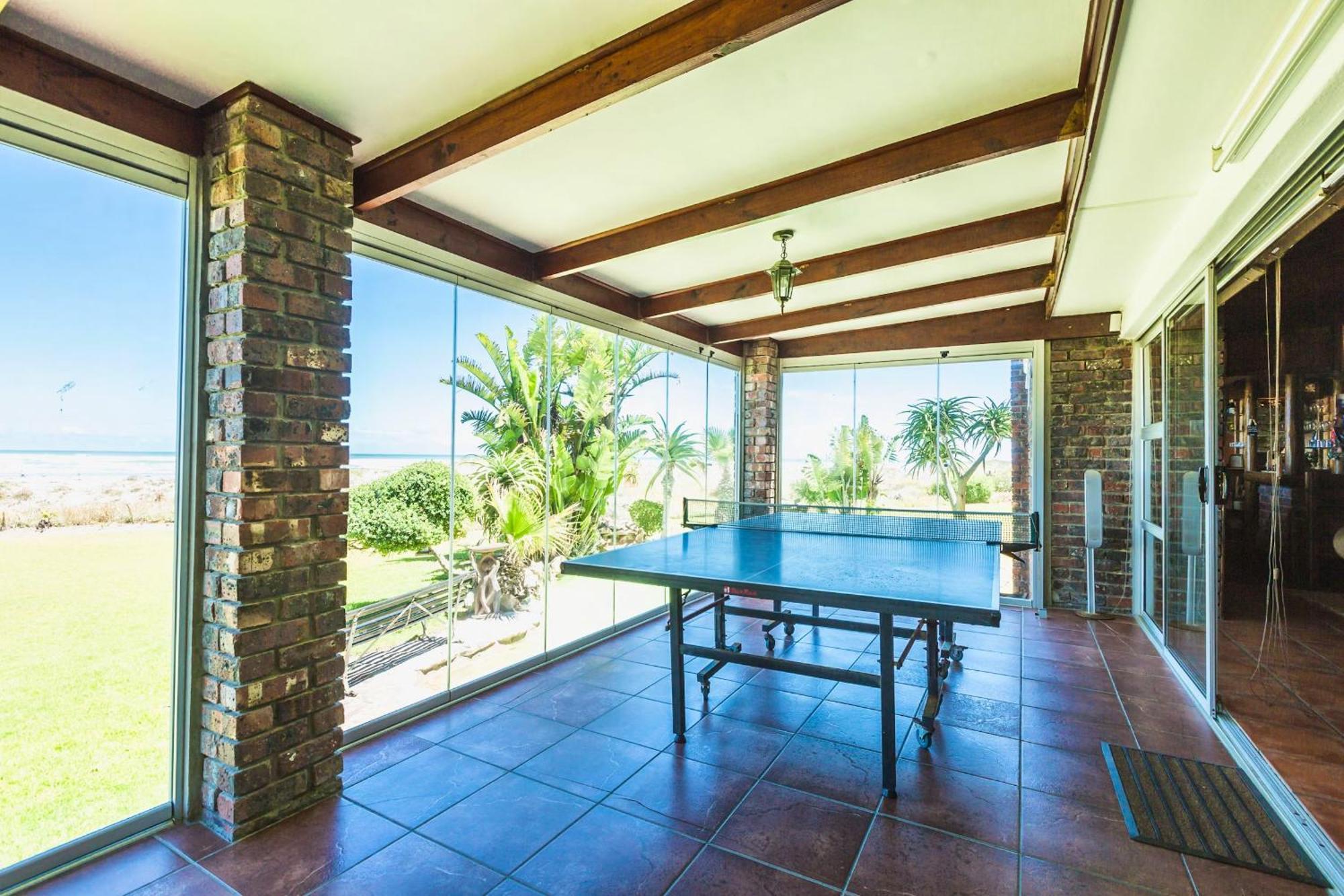 14 Penguin Place, Melkbosstrand Rum bild