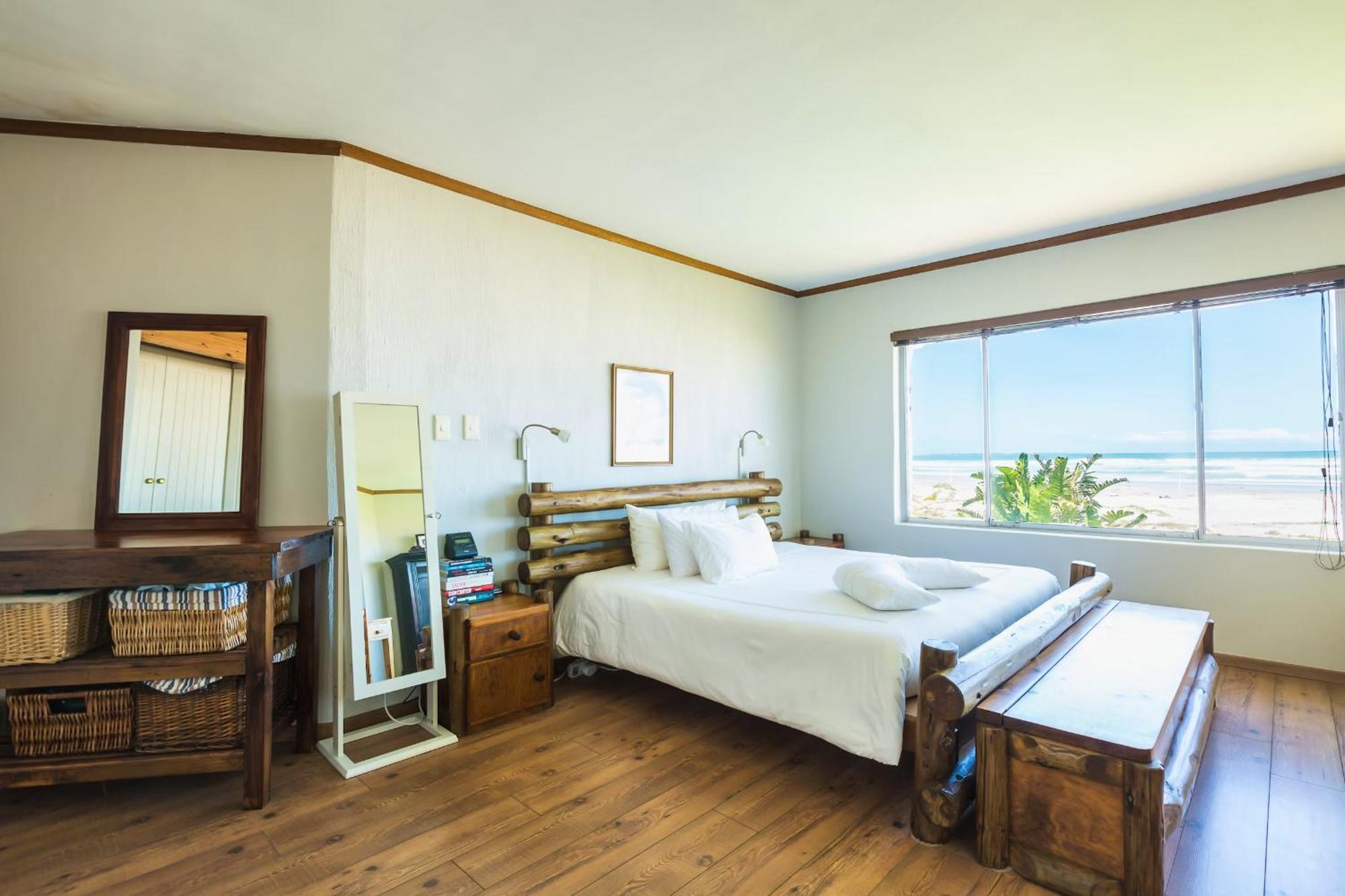 14 Penguin Place, Melkbosstrand Rum bild