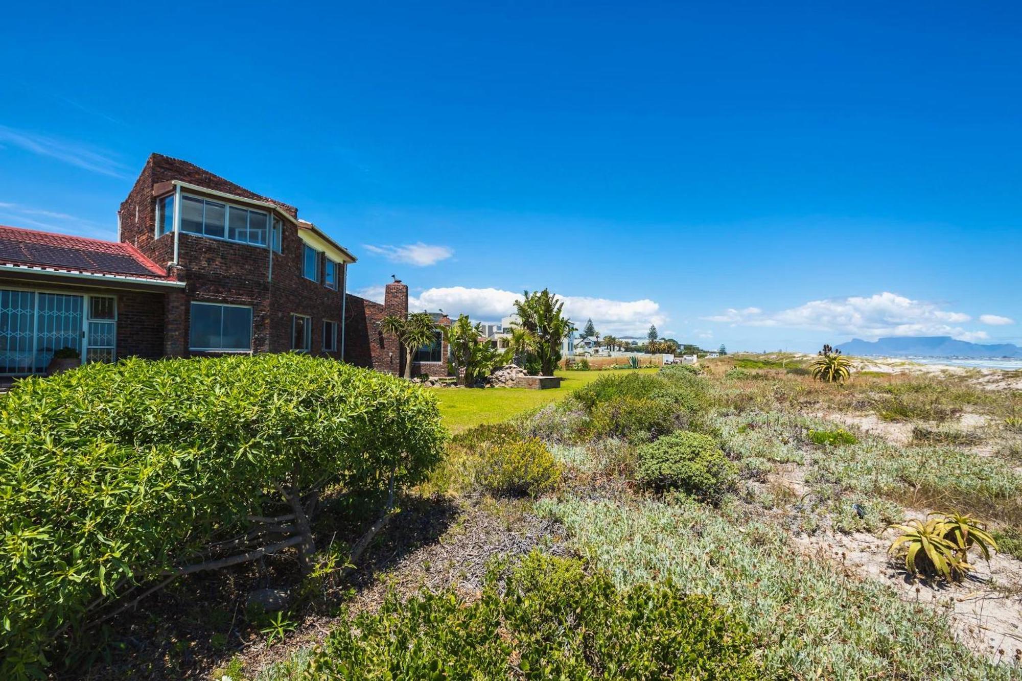 14 Penguin Place, Melkbosstrand Rum bild