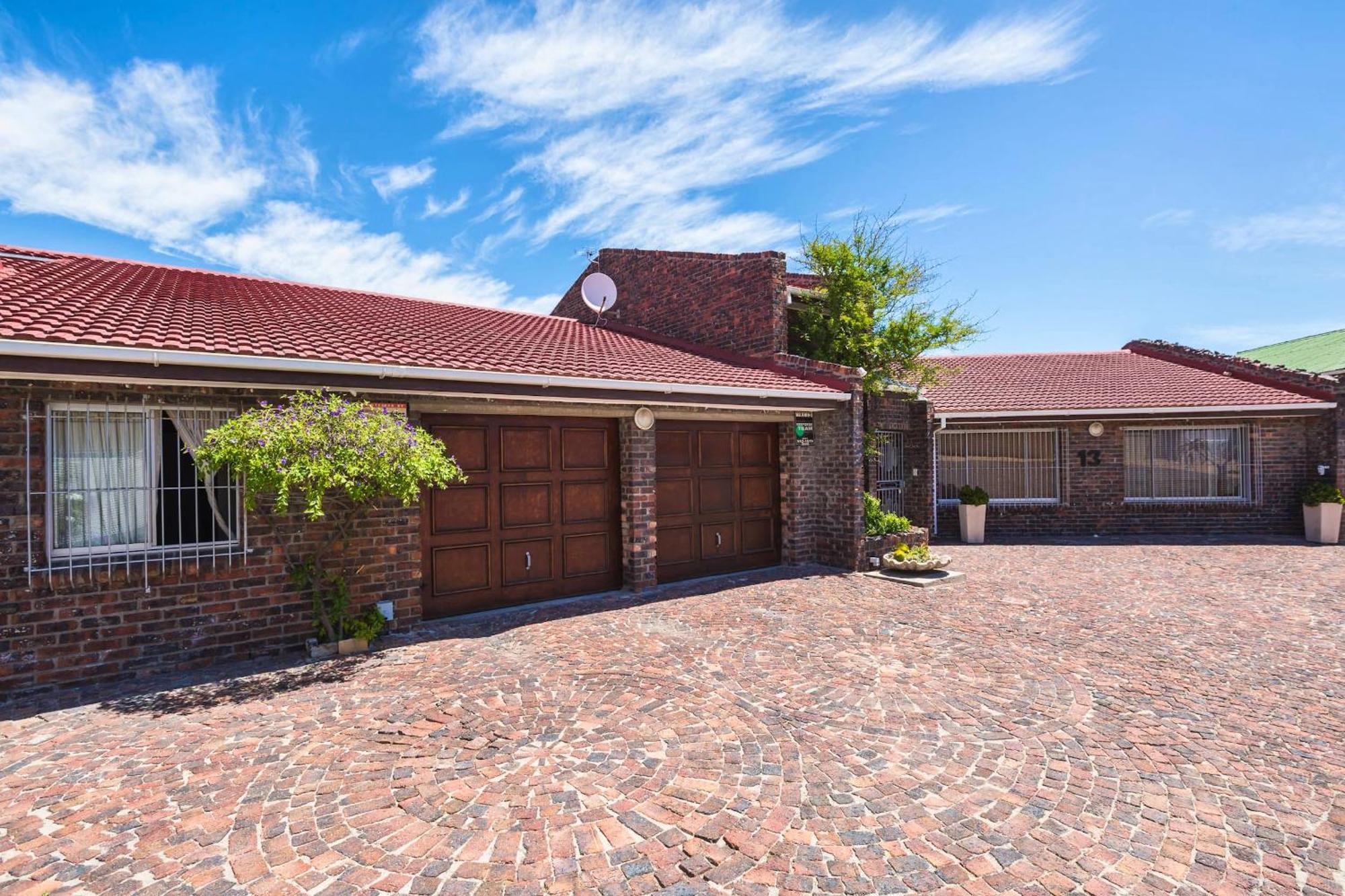 14 Penguin Place, Melkbosstrand Rum bild